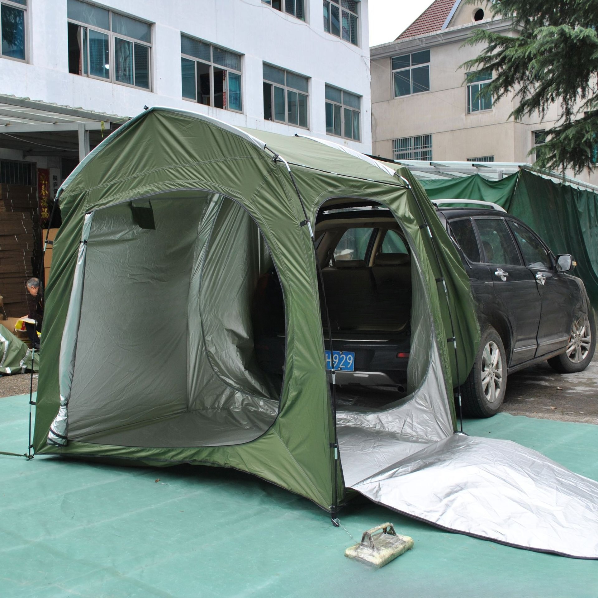 Easy to store full-model rear  - Emergency Mylar Tent recension och pris